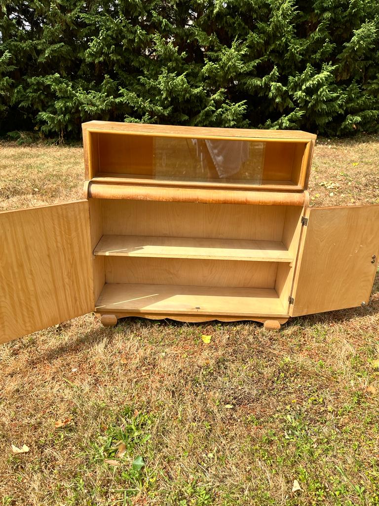 Small narrow buffet 40s/50s