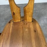 Chaises brutalistes pin massif style chalet