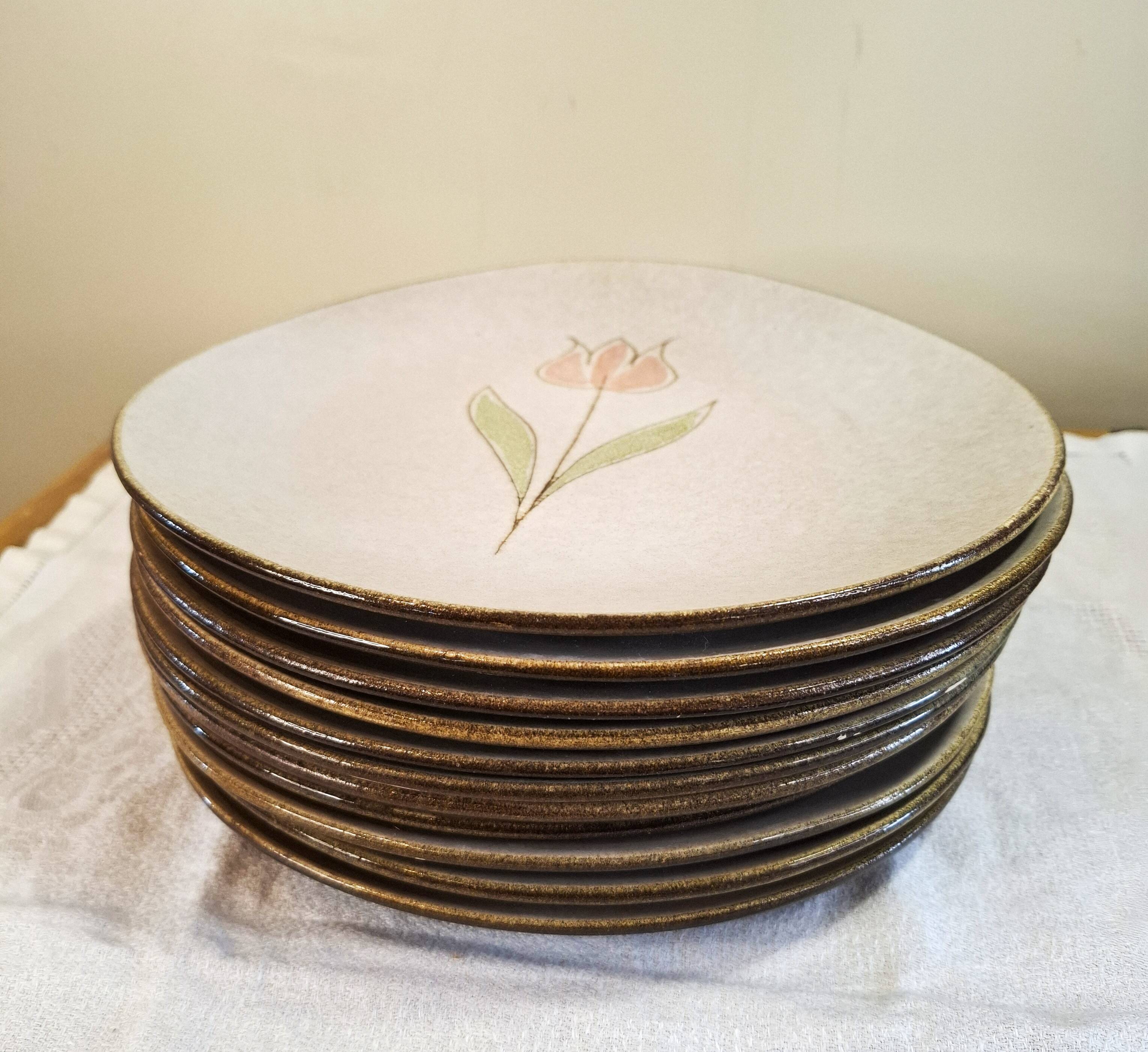 Niderviller Tulip stoneware plates and bowls