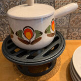 Burgundy fondue service