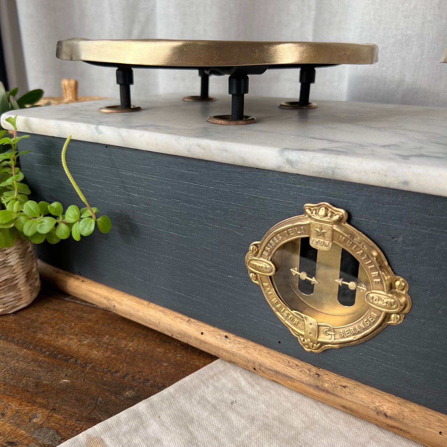 Grocer's scale in wood and marble "Béranger"