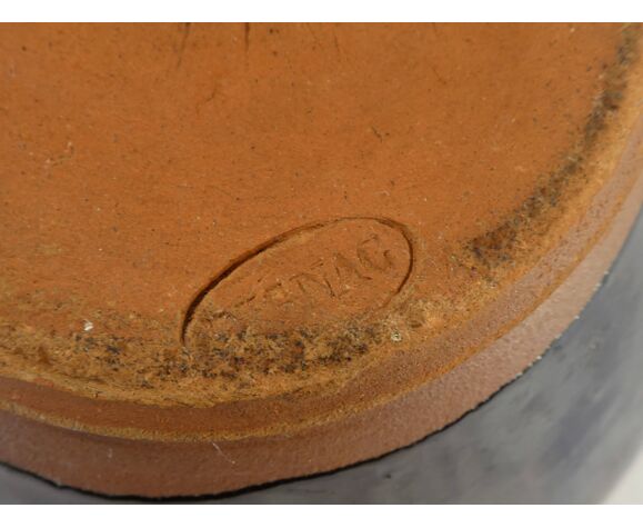 Ancien pot en terre cuite vernissé marron et blanc signé dignac