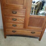 Armoire parisienne avec miroir