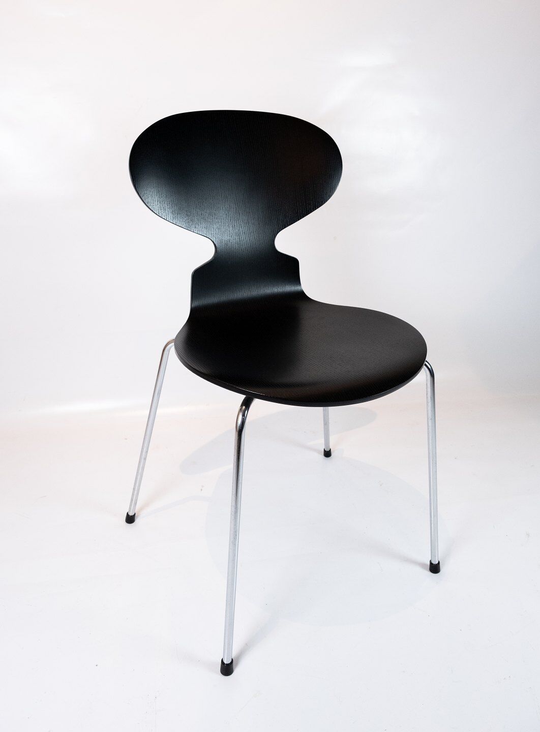 Ant chairs, model 3101, designed by Arne Jacobsen in 1952