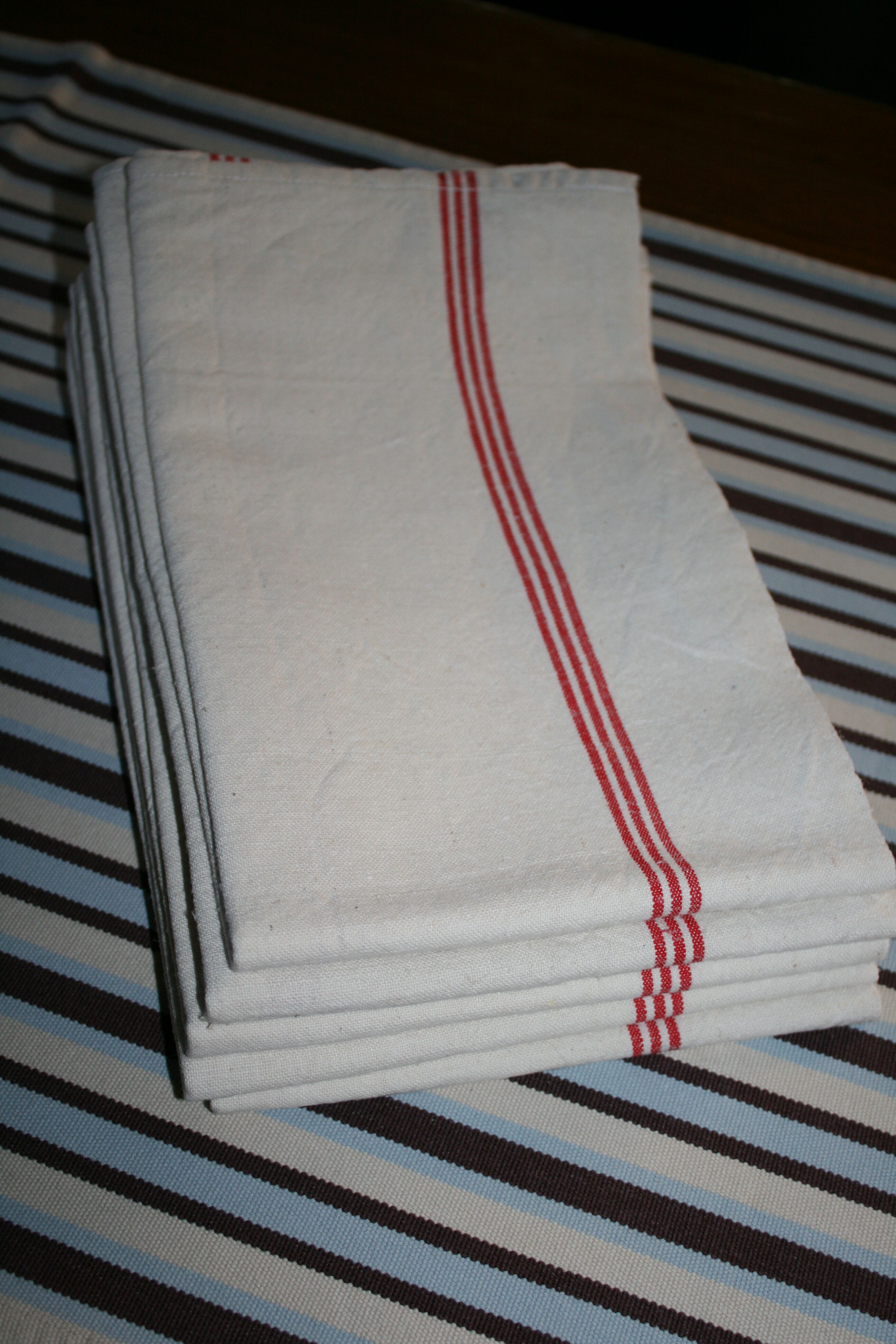 batch of 5 linen towels