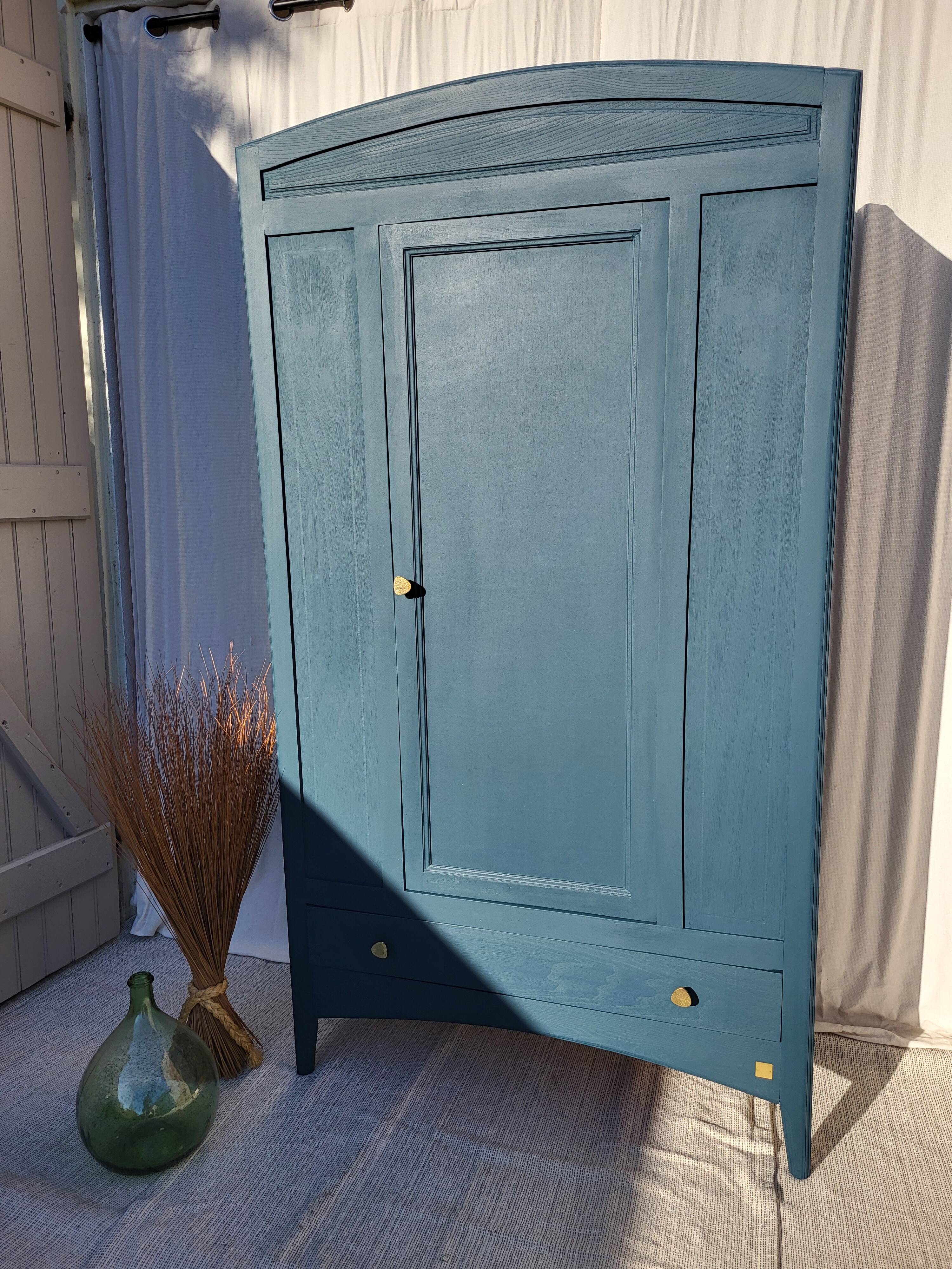 Armoire Parisienne d'hôtel