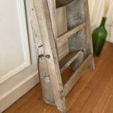 Escabeau pliant en bois ancien