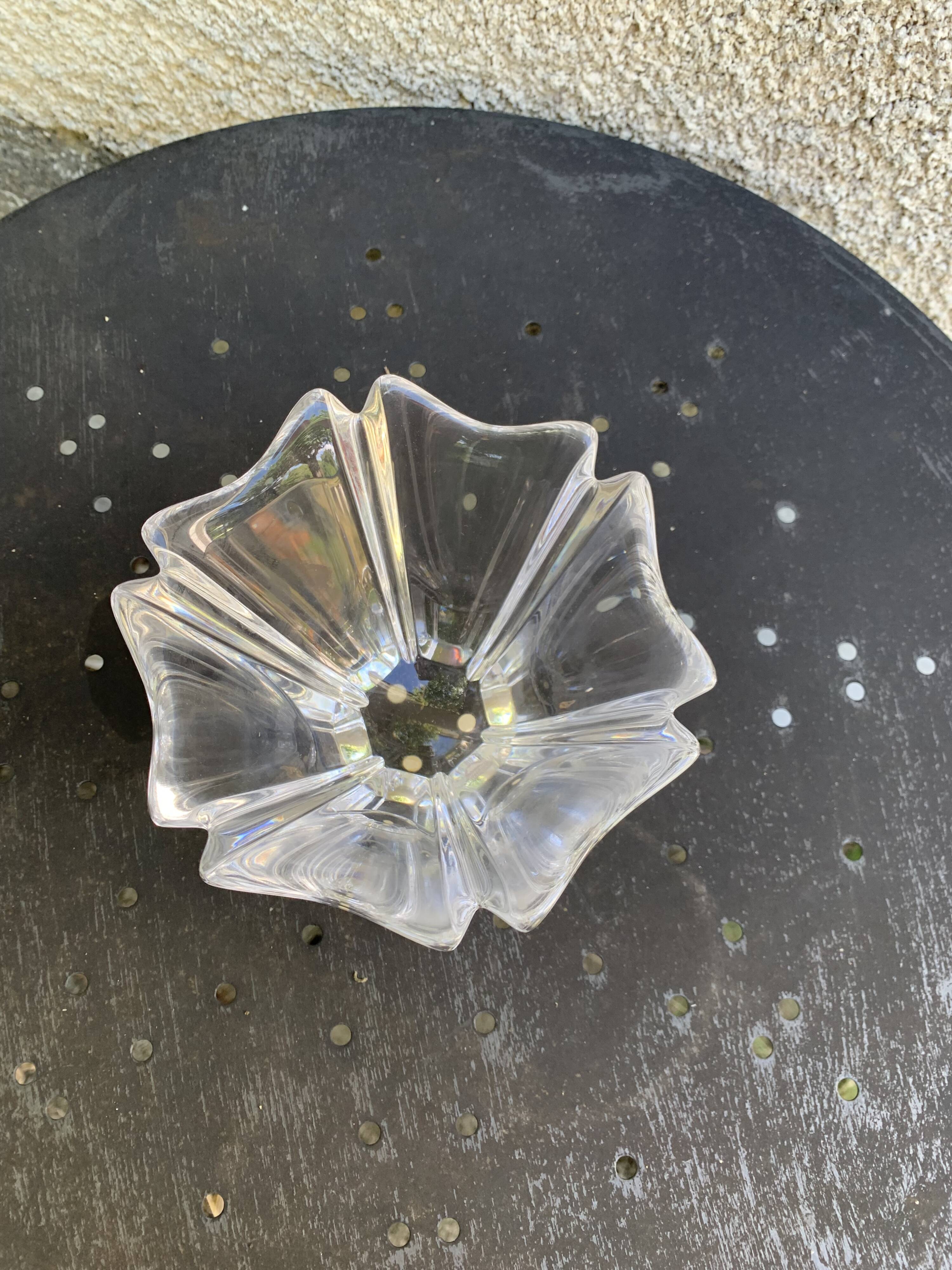 Crystal bowl in the shape of flowers, vintage Orrefors Sweden design