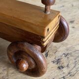 Jouet artisanal en bois