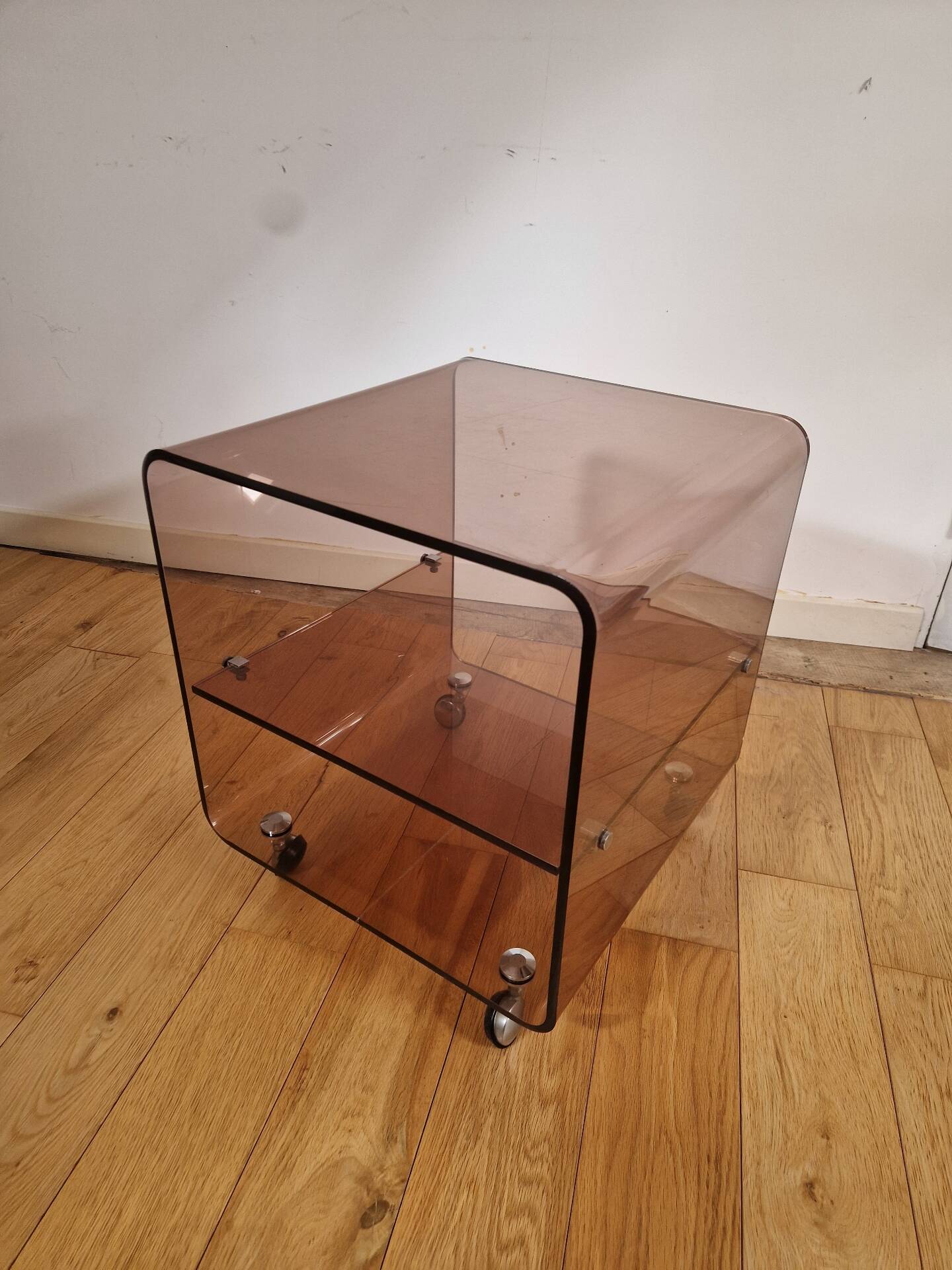 Rolling dessert trolley in Altuglas by Michel Dumas for Roche Bobois.