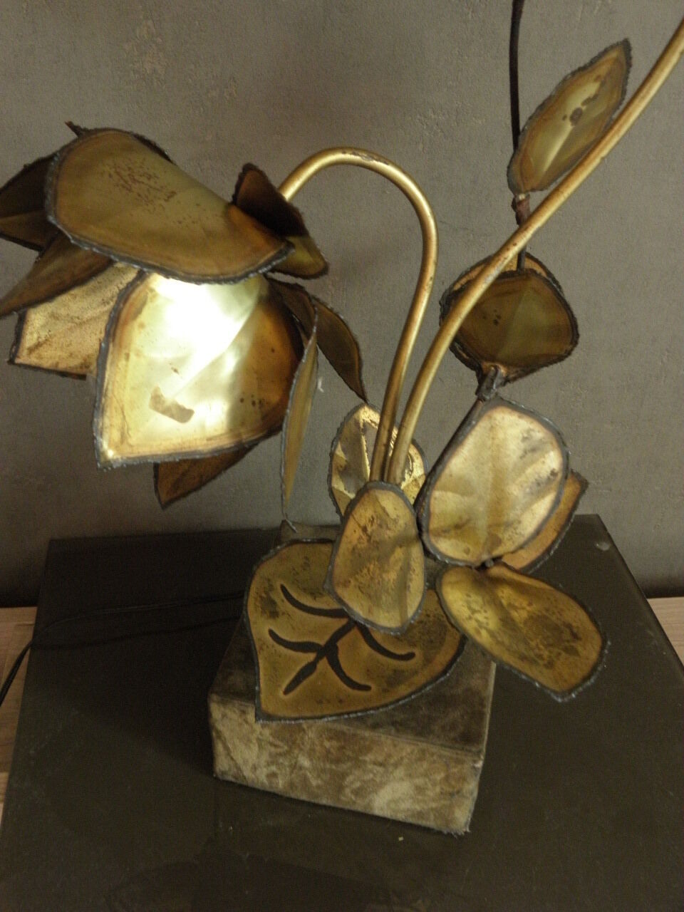 Vintage flower lamp