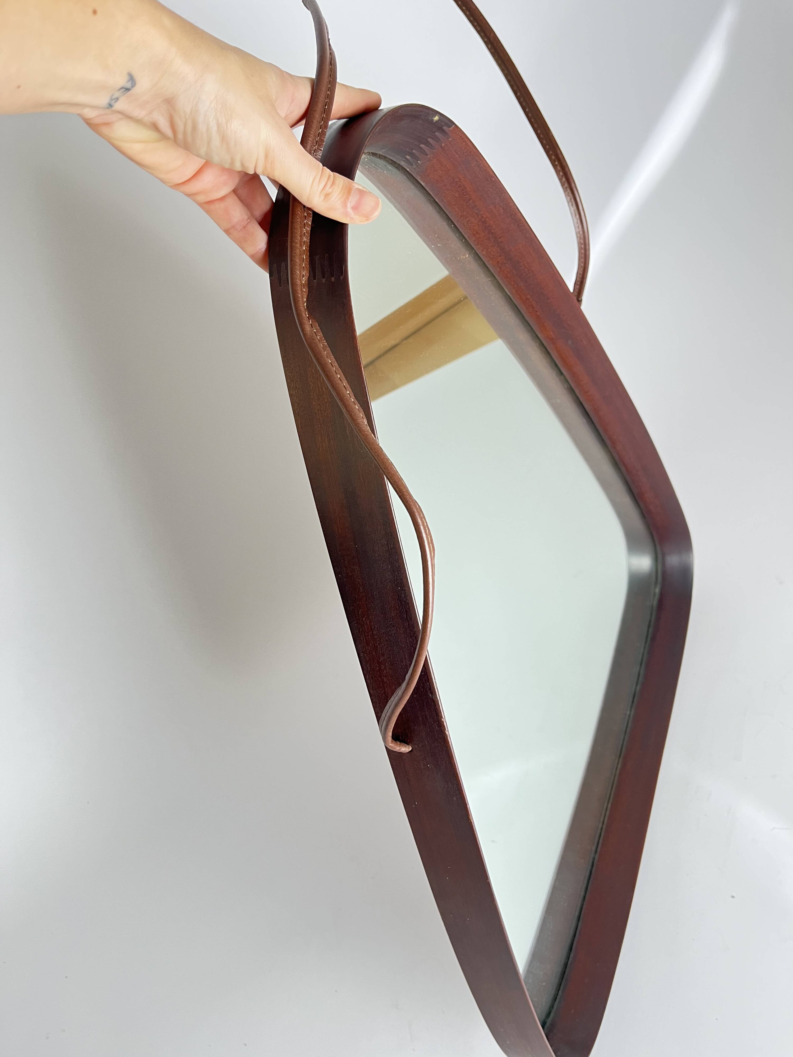 Miroir triangulaire en teck, Danemark, années 70