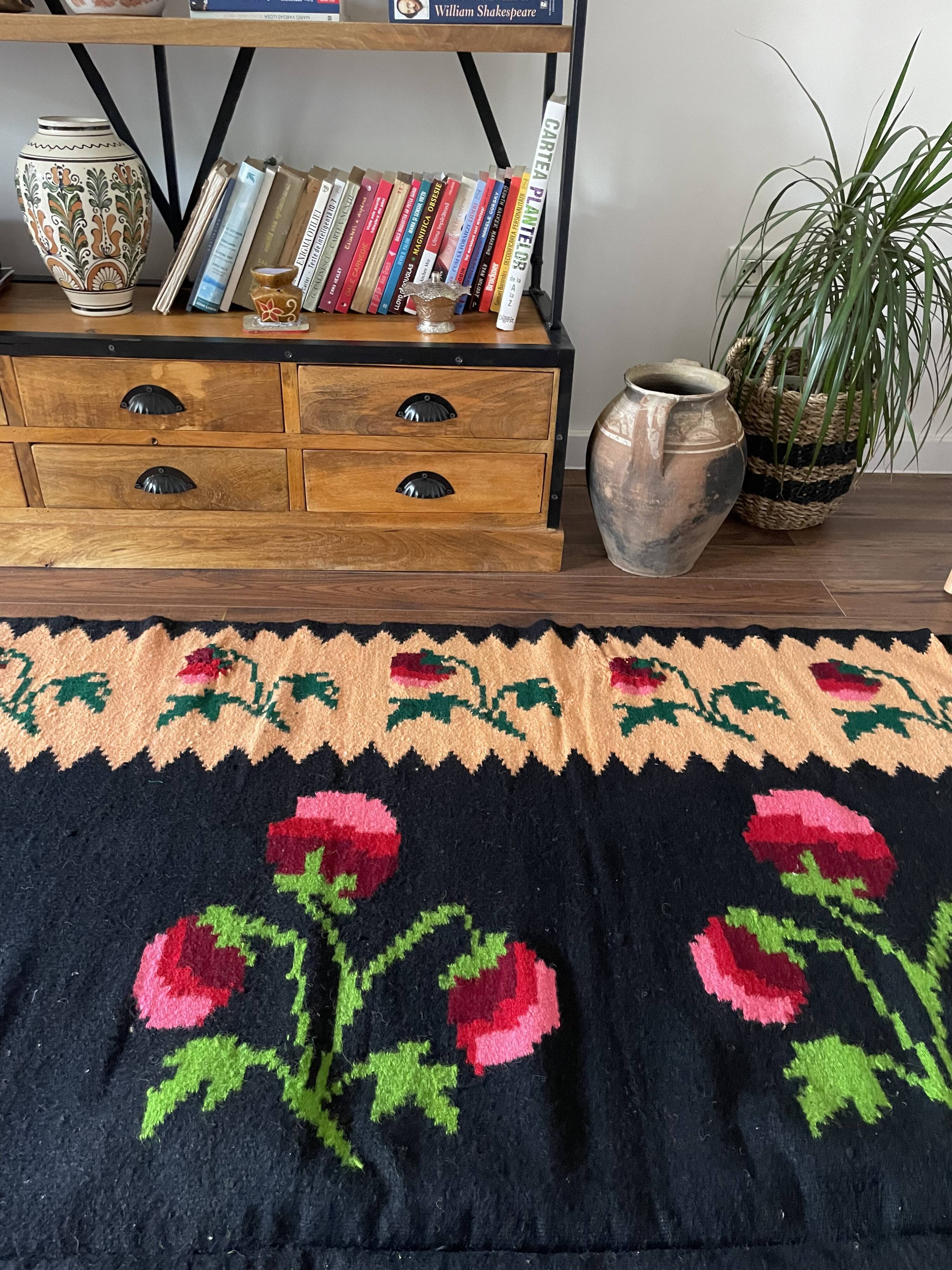 Romanian floral handwoven carpet made in wool, bohemian design with flowers