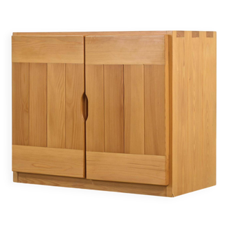 Buffet en pin massif par Maison Regain, année 70