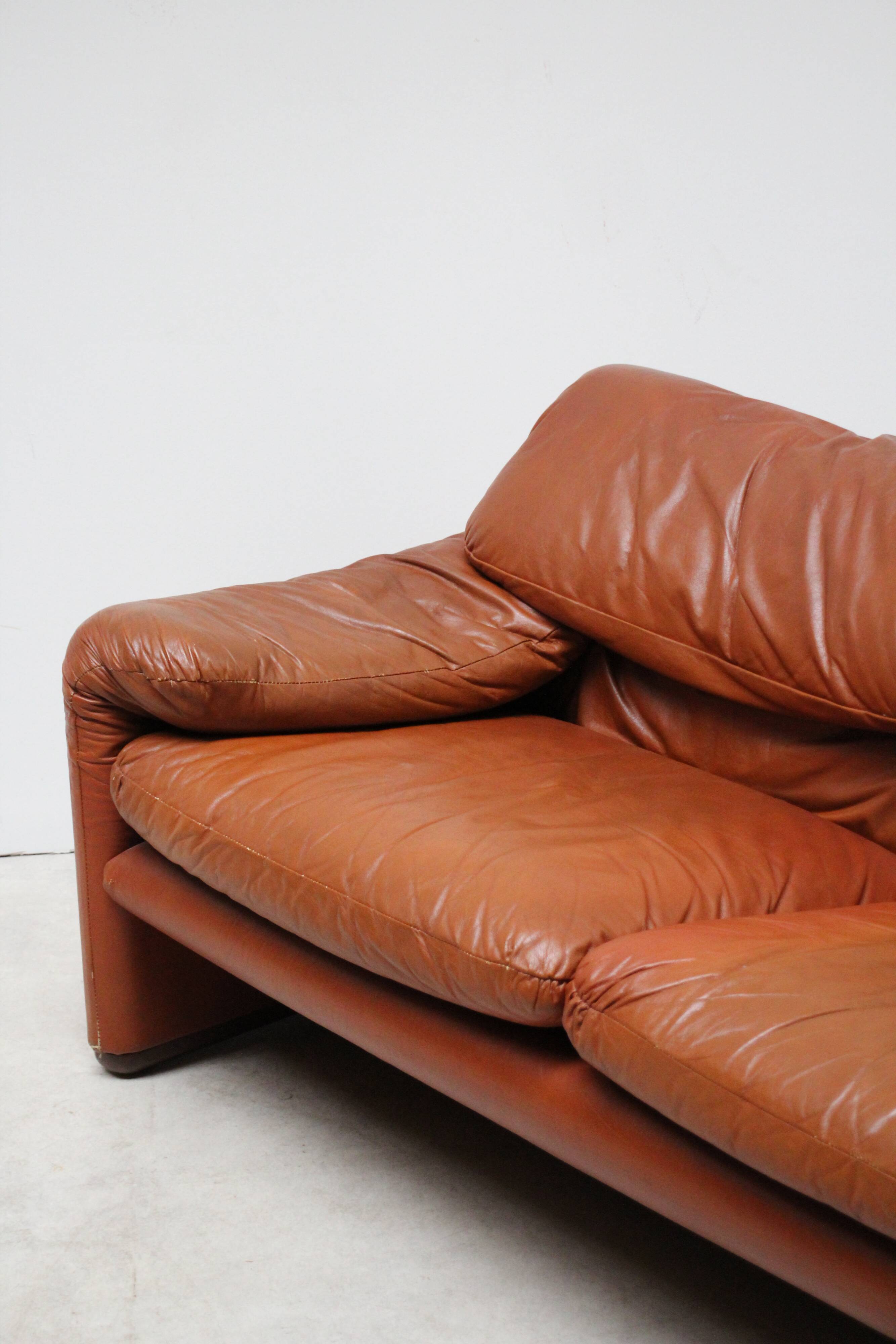 2 seater sofa Maralunga by Vico Magistretti