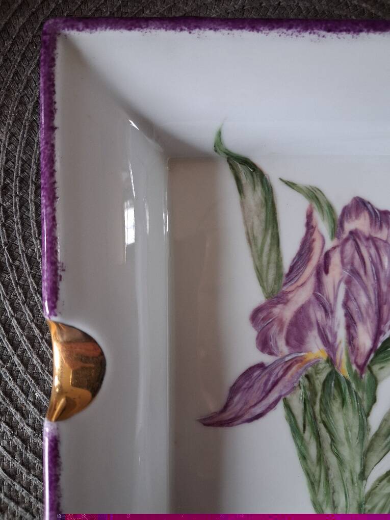 Sublime Pocket Bowl in Limoges Porcelain, Hand-Painted Iris & Gold Leaf