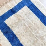 Tapis en laine naturelle bleue et blanche