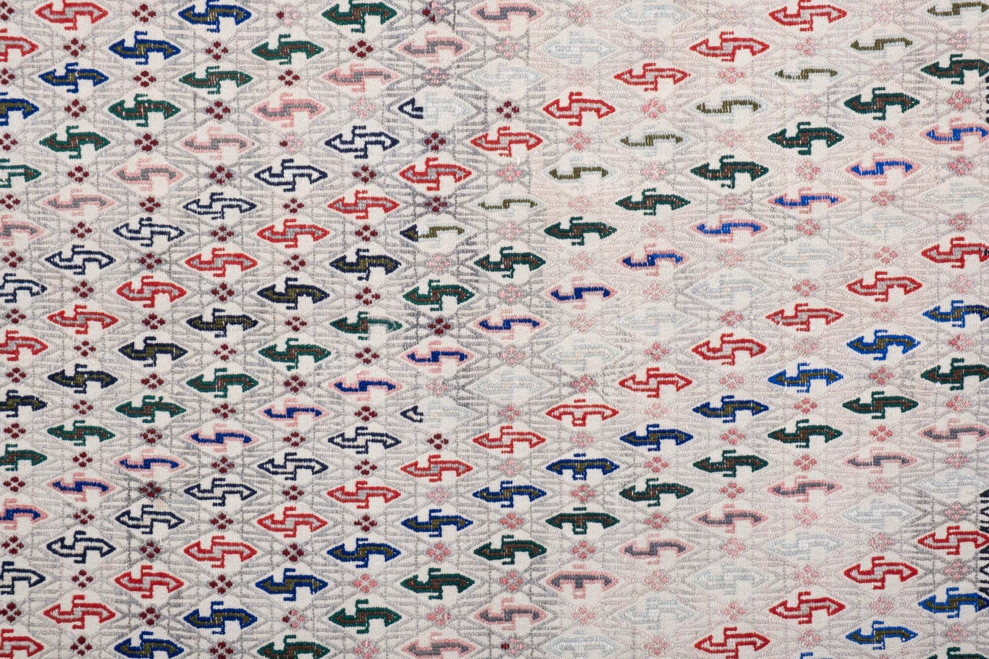 Vintage Turkish kilim, handwoven, 175x238 cm.