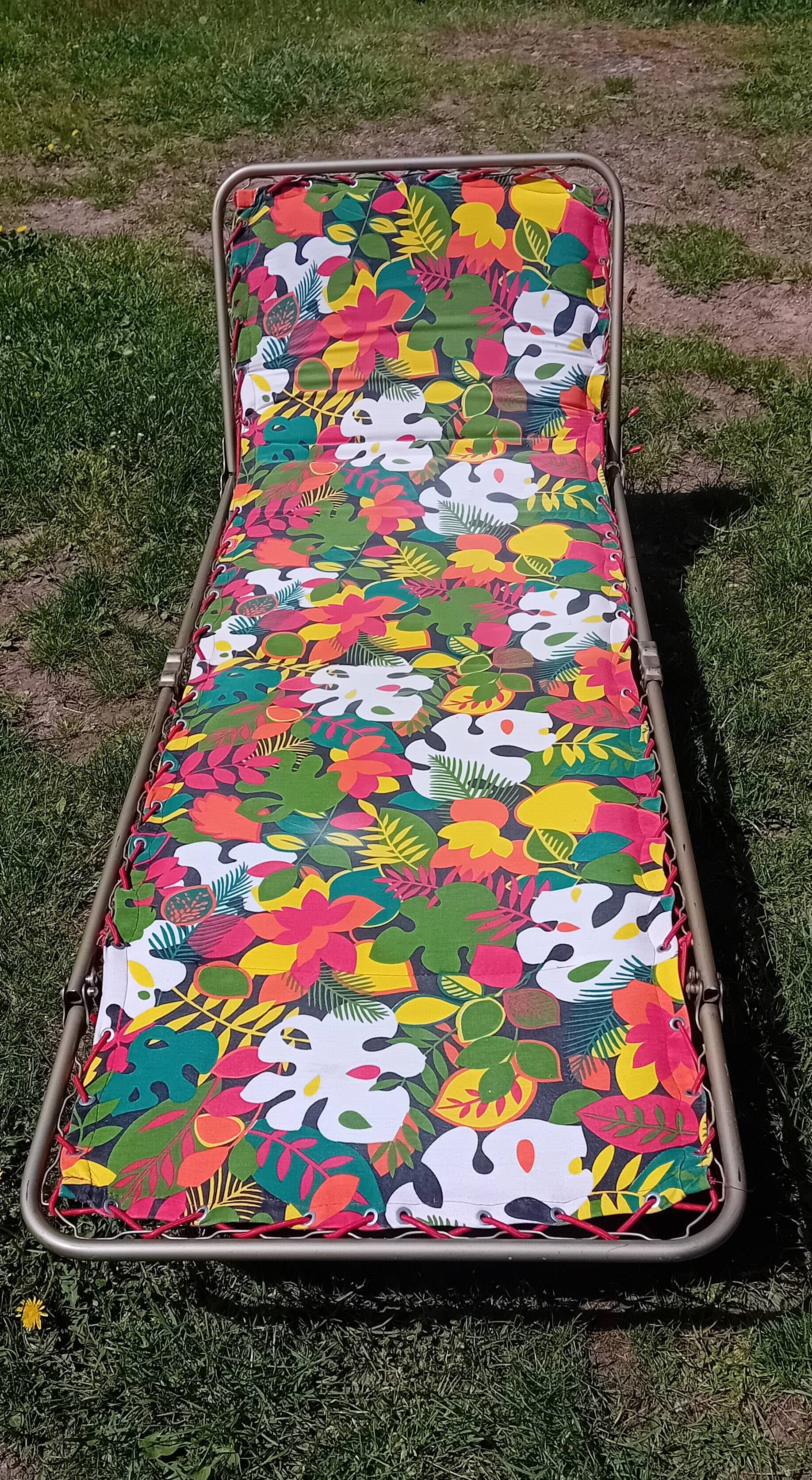 Vintage Deckchair-Camp Bed