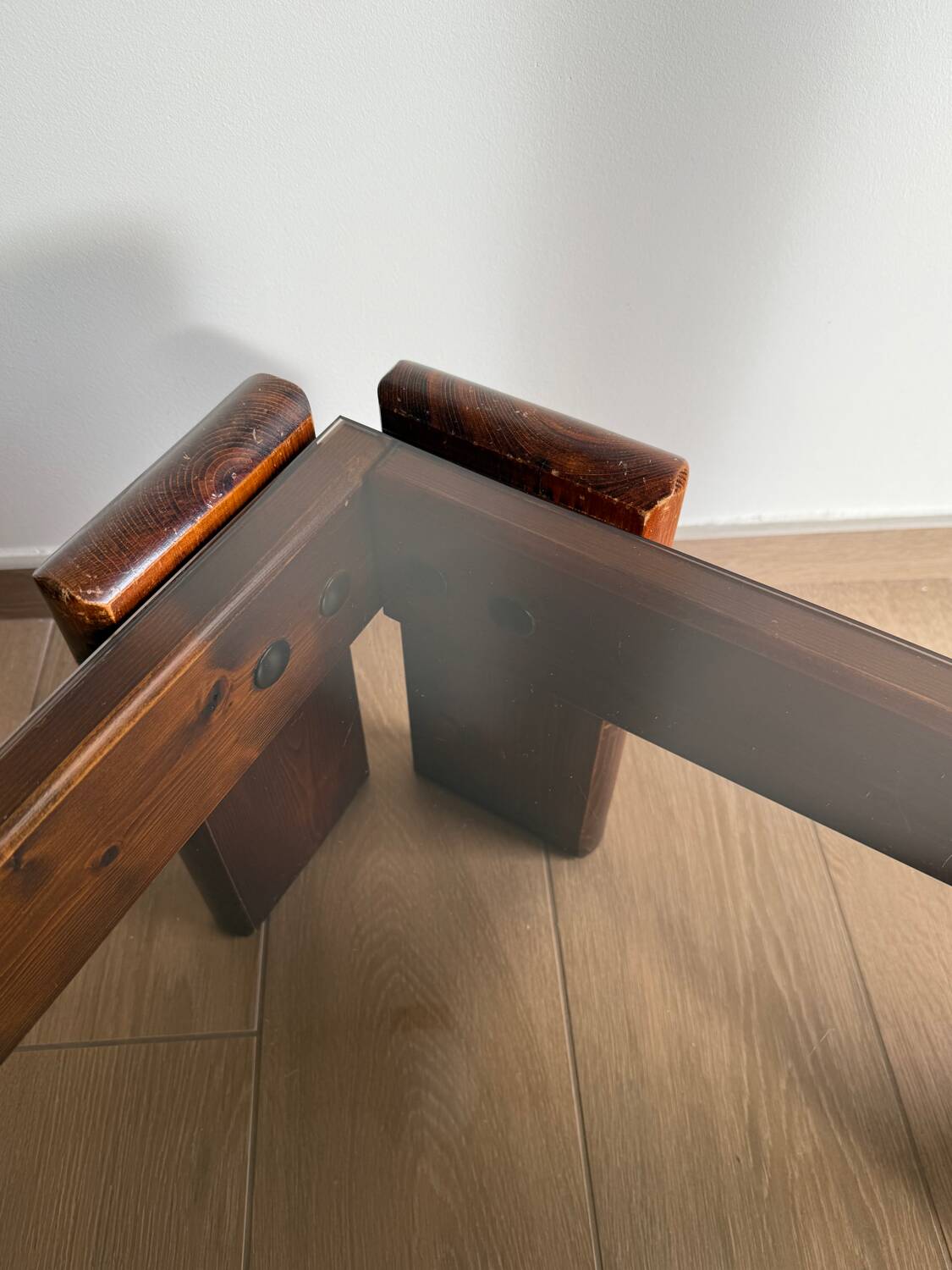 Square coffee table in solid wood and smoked glass – 70s