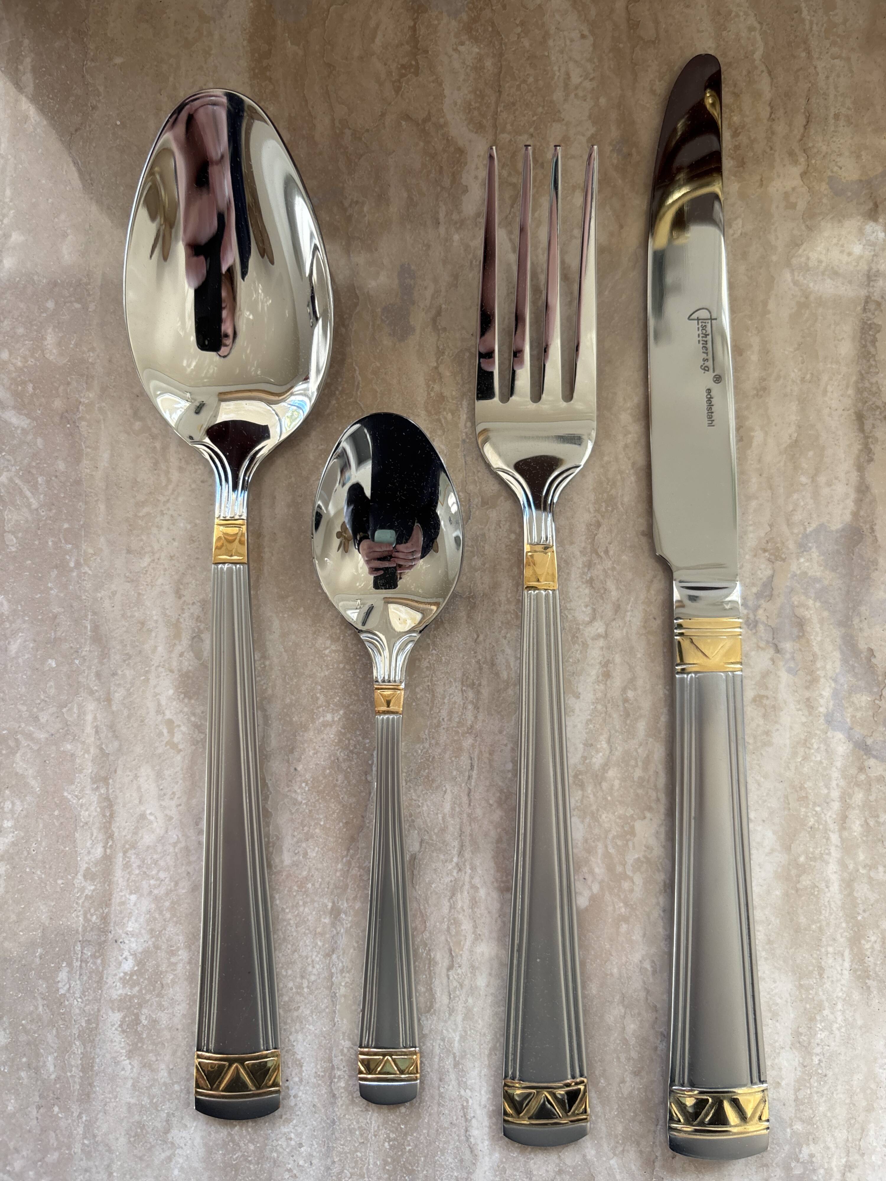 72-piece cutlery set