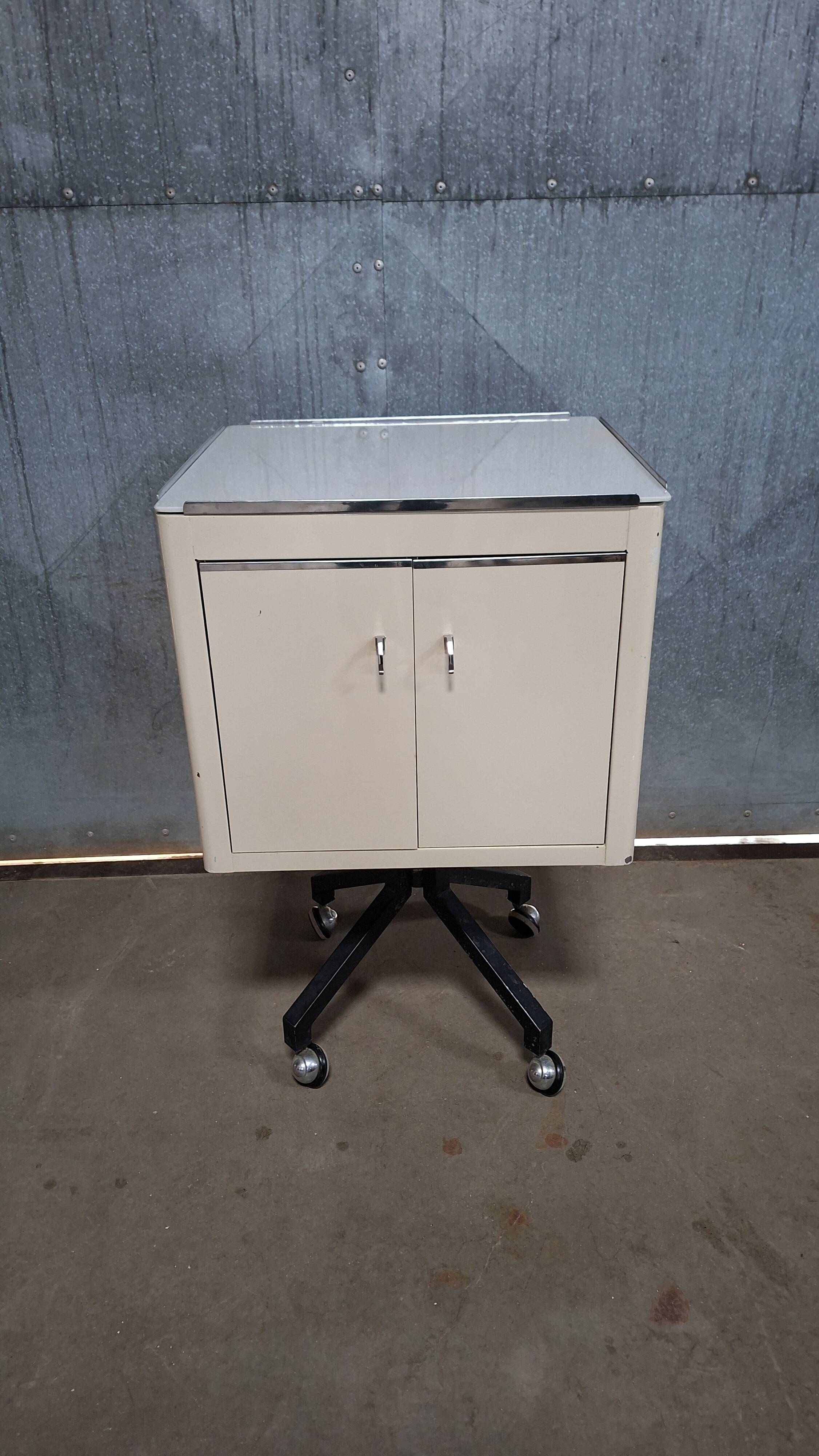 Meuble dentaire Baisch / meuble médical / caisson à roulettes