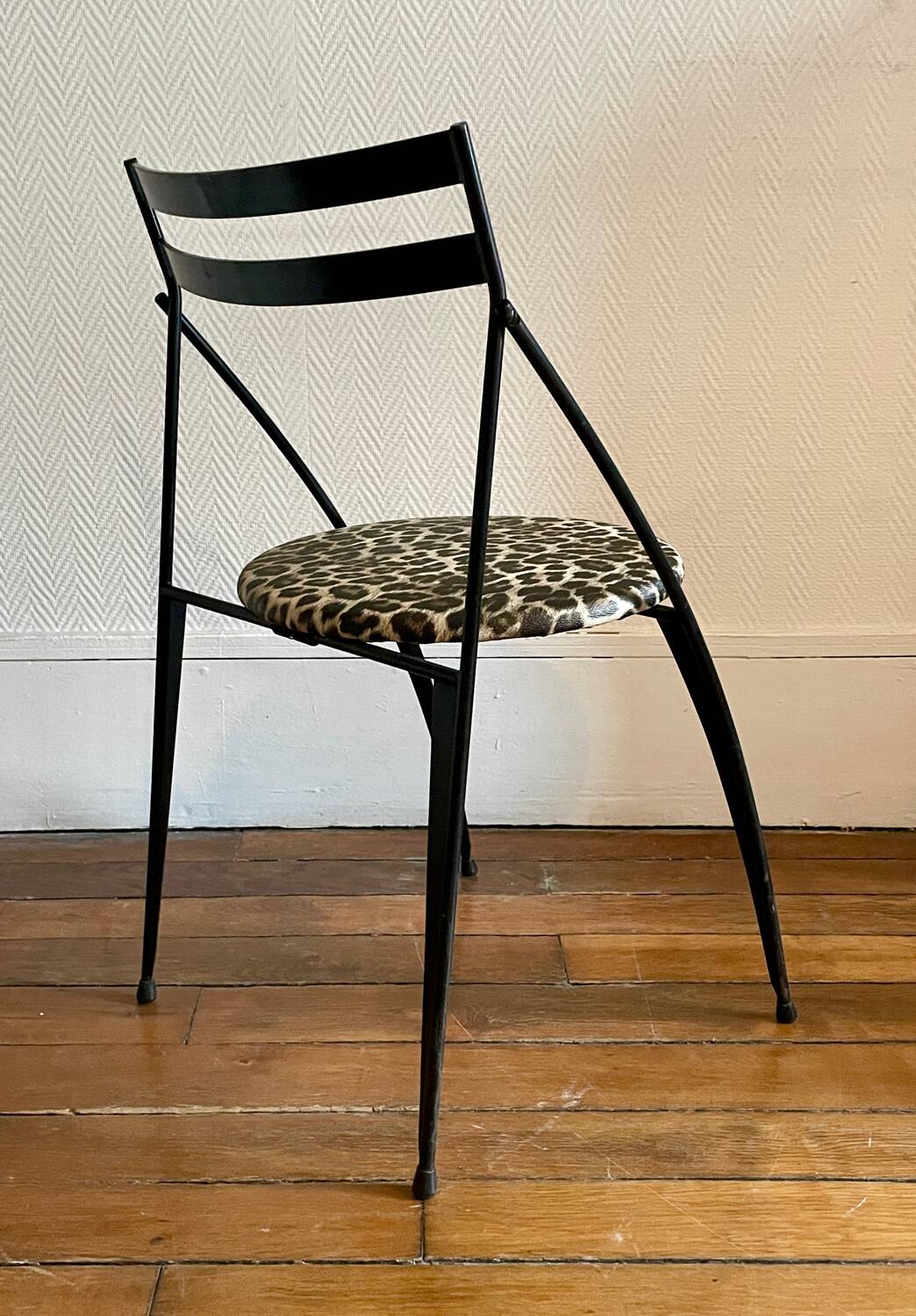 Pair of folding chairs with leopard seats, 1980