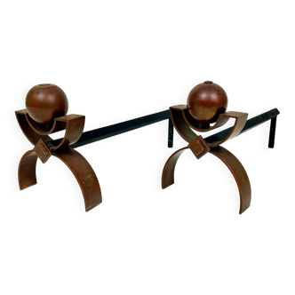 Paire de chenets Art Déco pour cheminée, en cuivre et fer, vers 1920