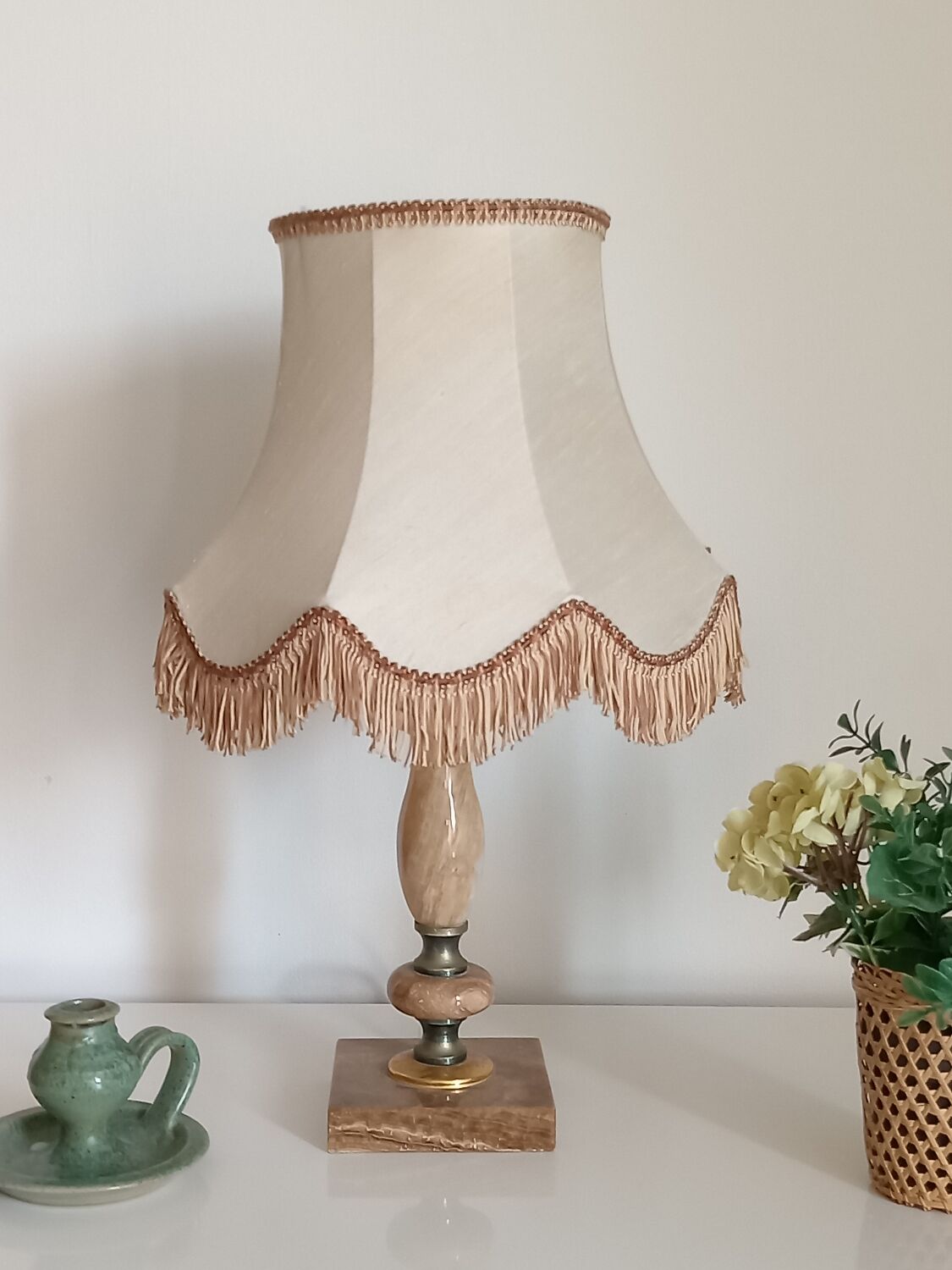 Table lamp