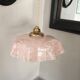 Suspension vintage opaline rose mouchetée et laiton