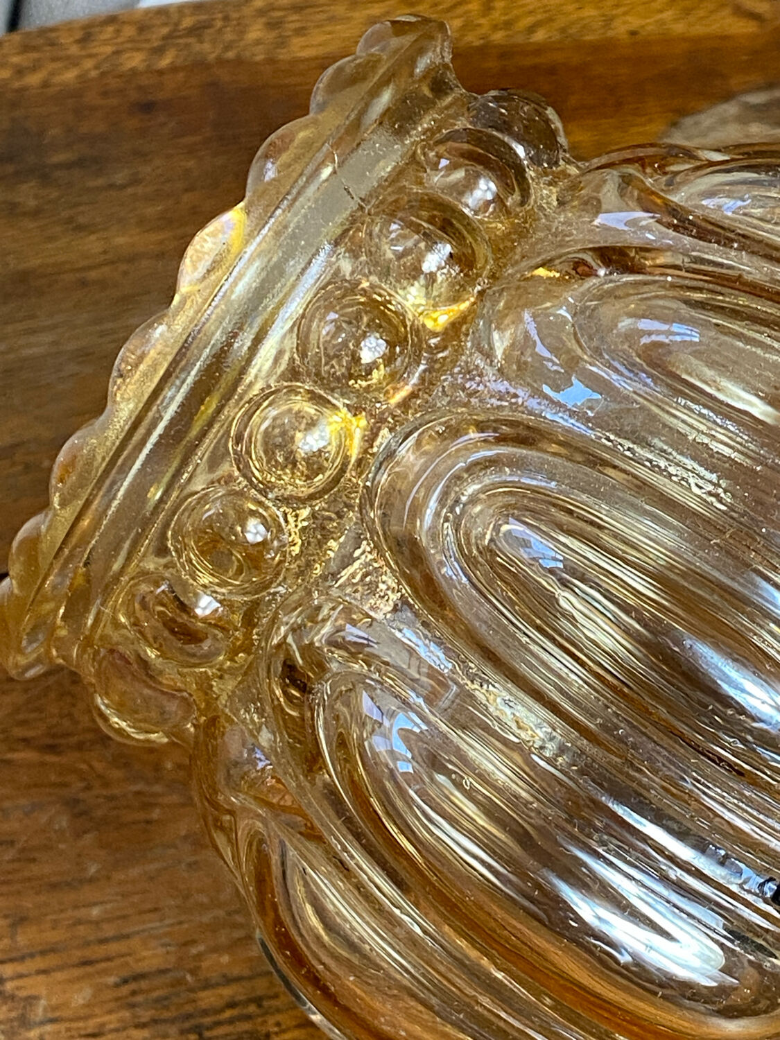 Suspension, baladeuse rétro en verre ambré