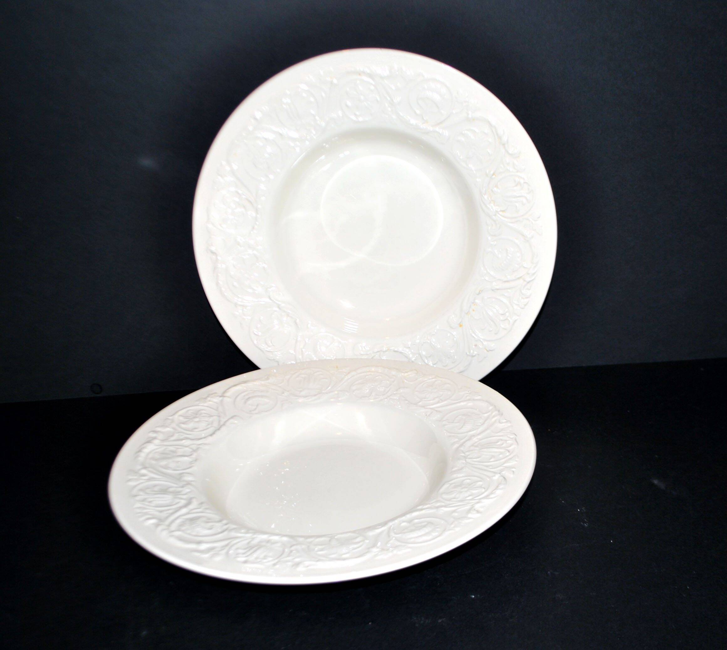 Wedgwood set of 2 pasta plates, Patrician garland, England