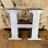 Letter metal H