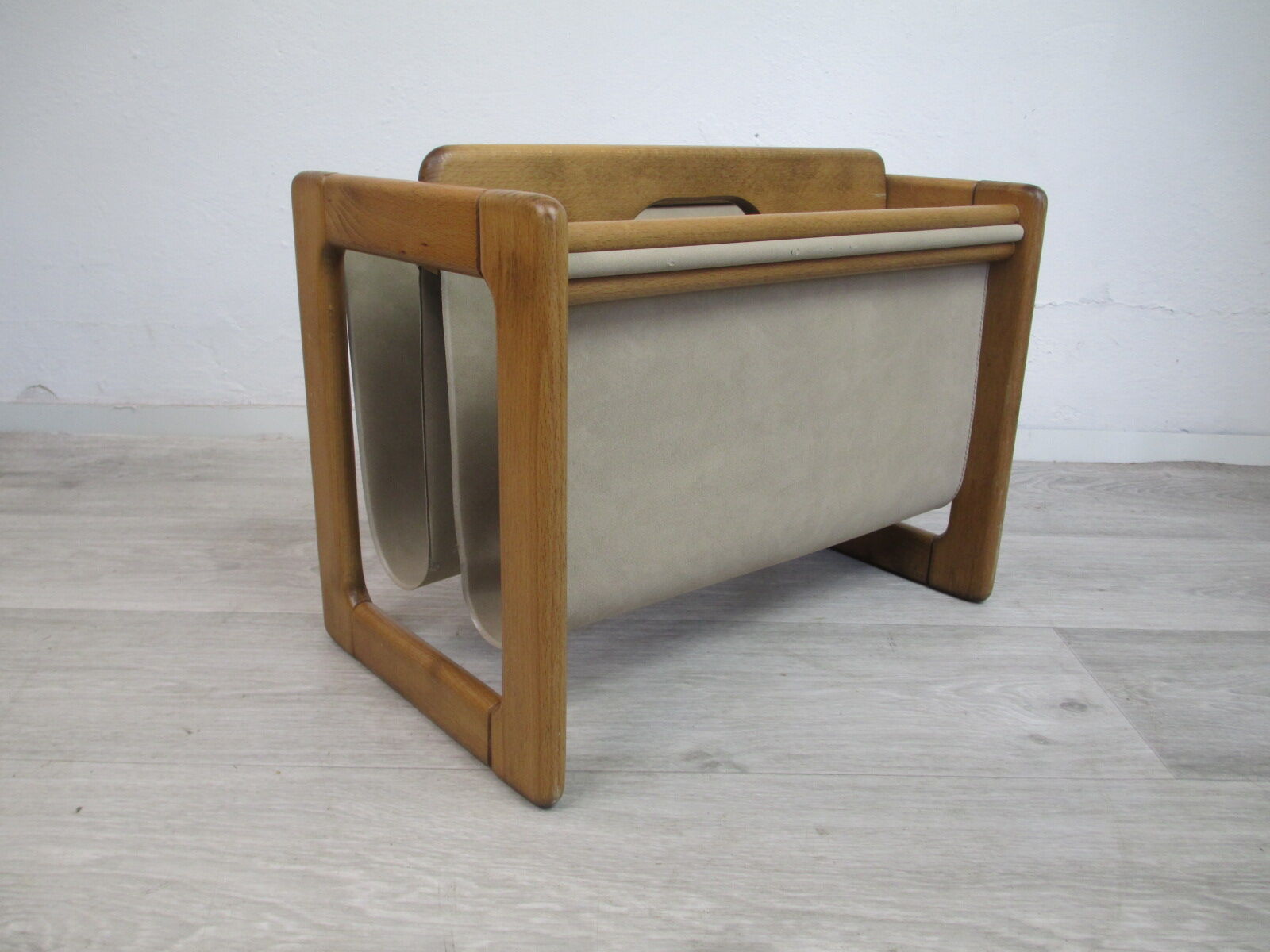 Magazine rack, Union, 1970