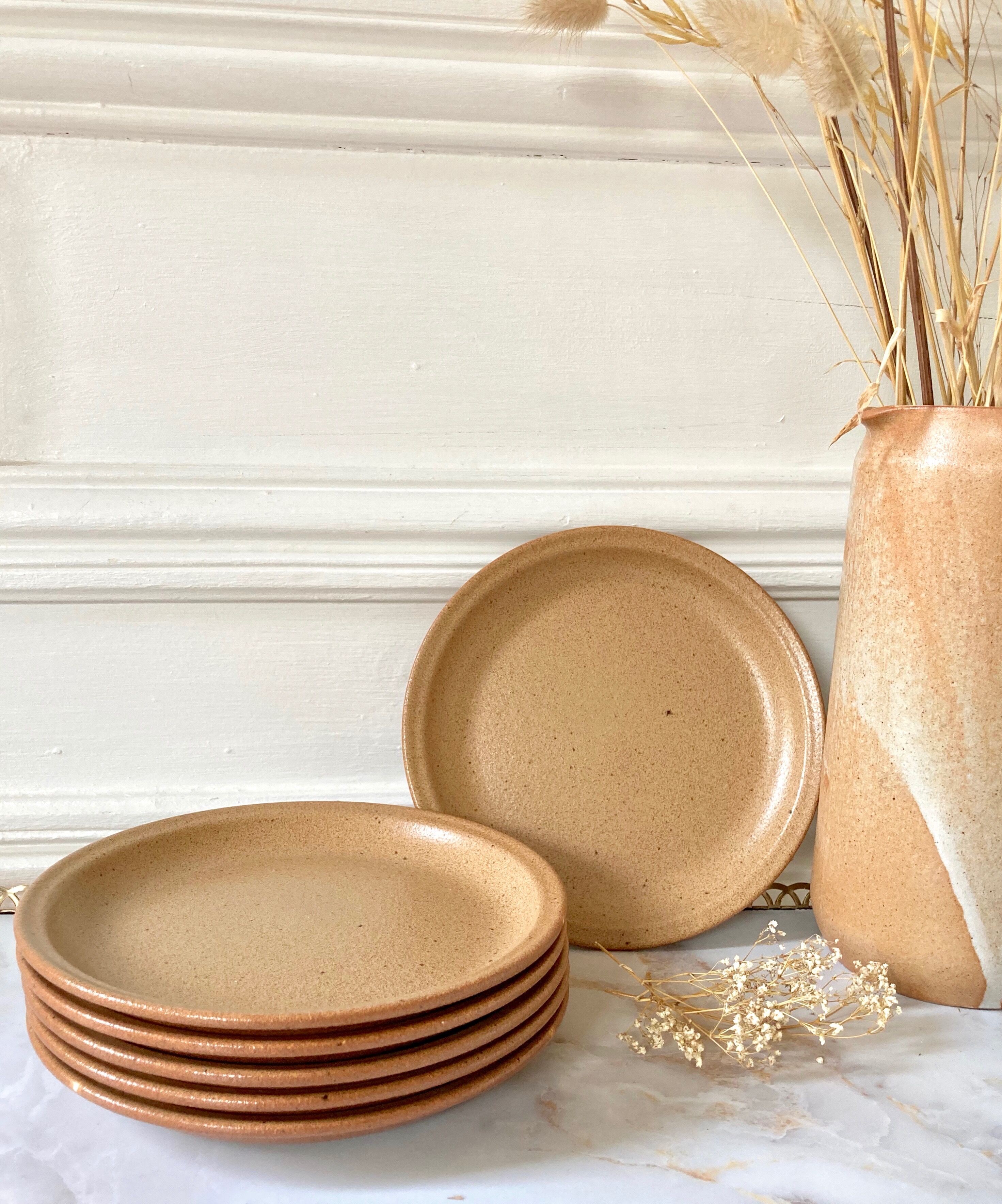 6 dessert plates made of sandstone