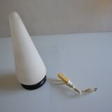 Lampe de table vers 1950 60 en verre opalin blanc