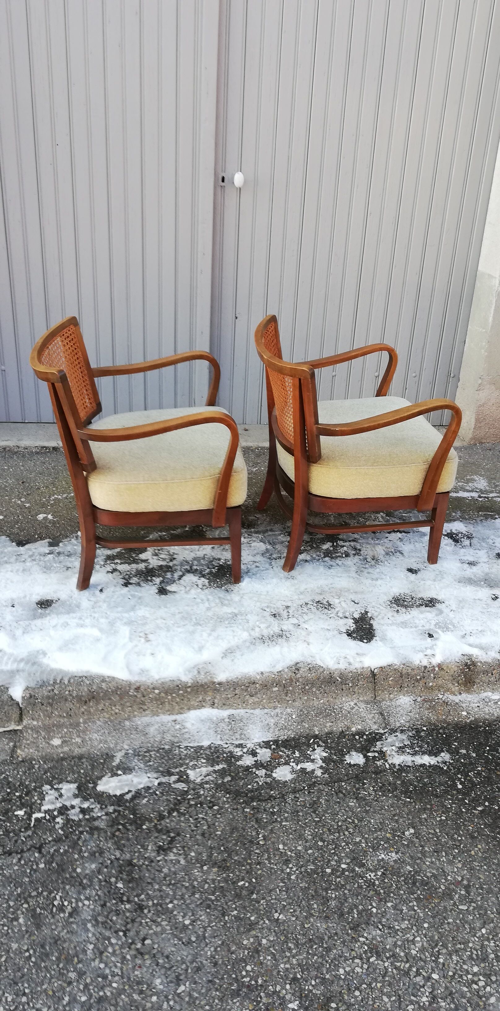 Paire de fauteuils vintage cannage