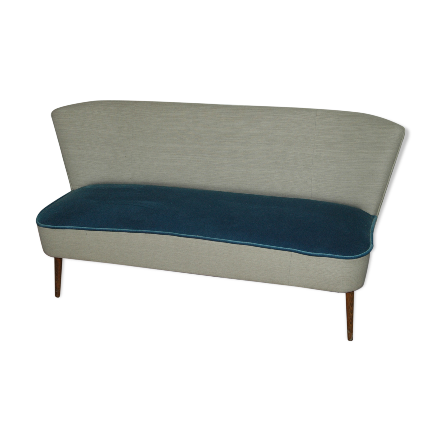 sofa design 60's or Scandinavian