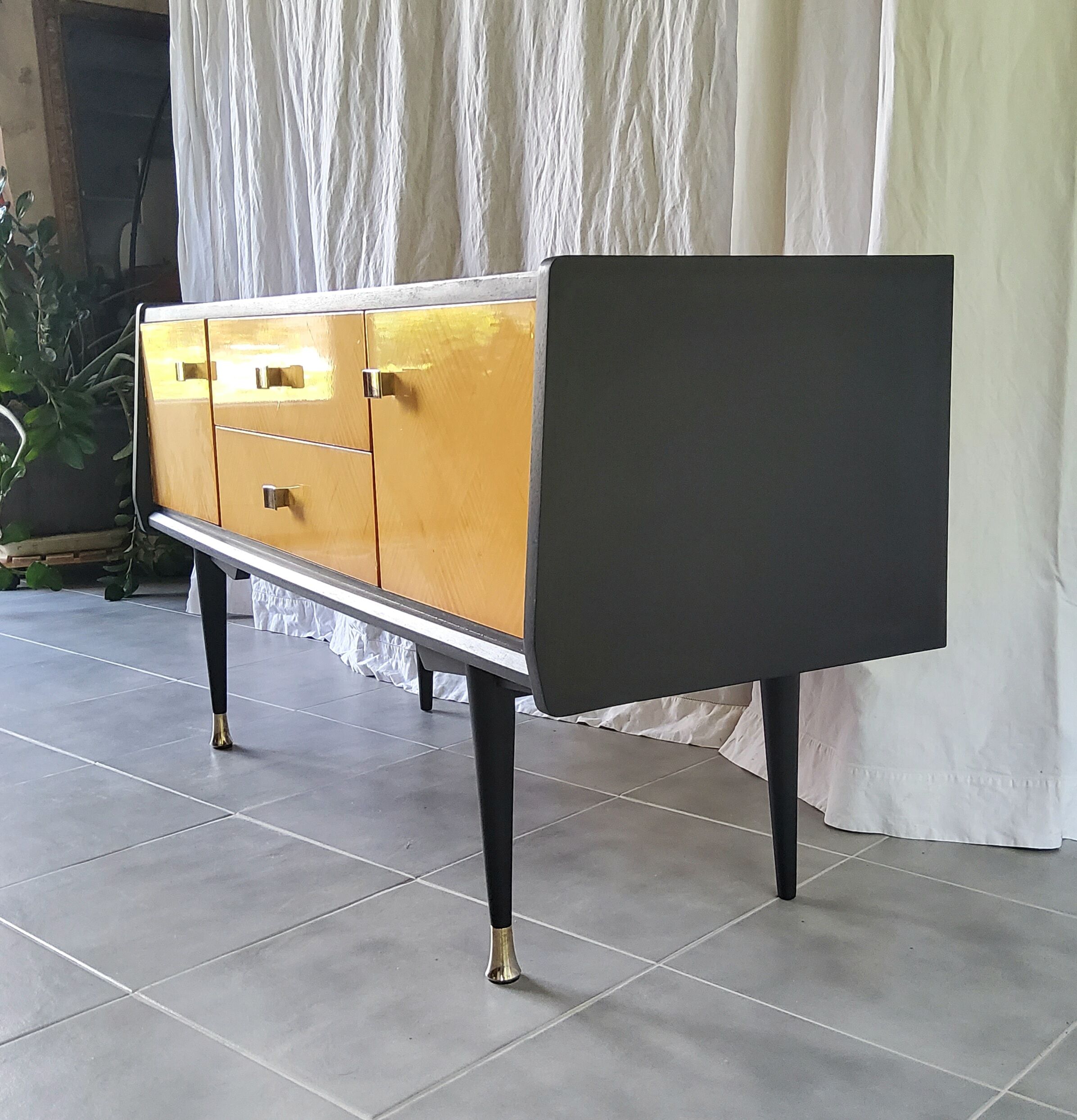 Sideboard