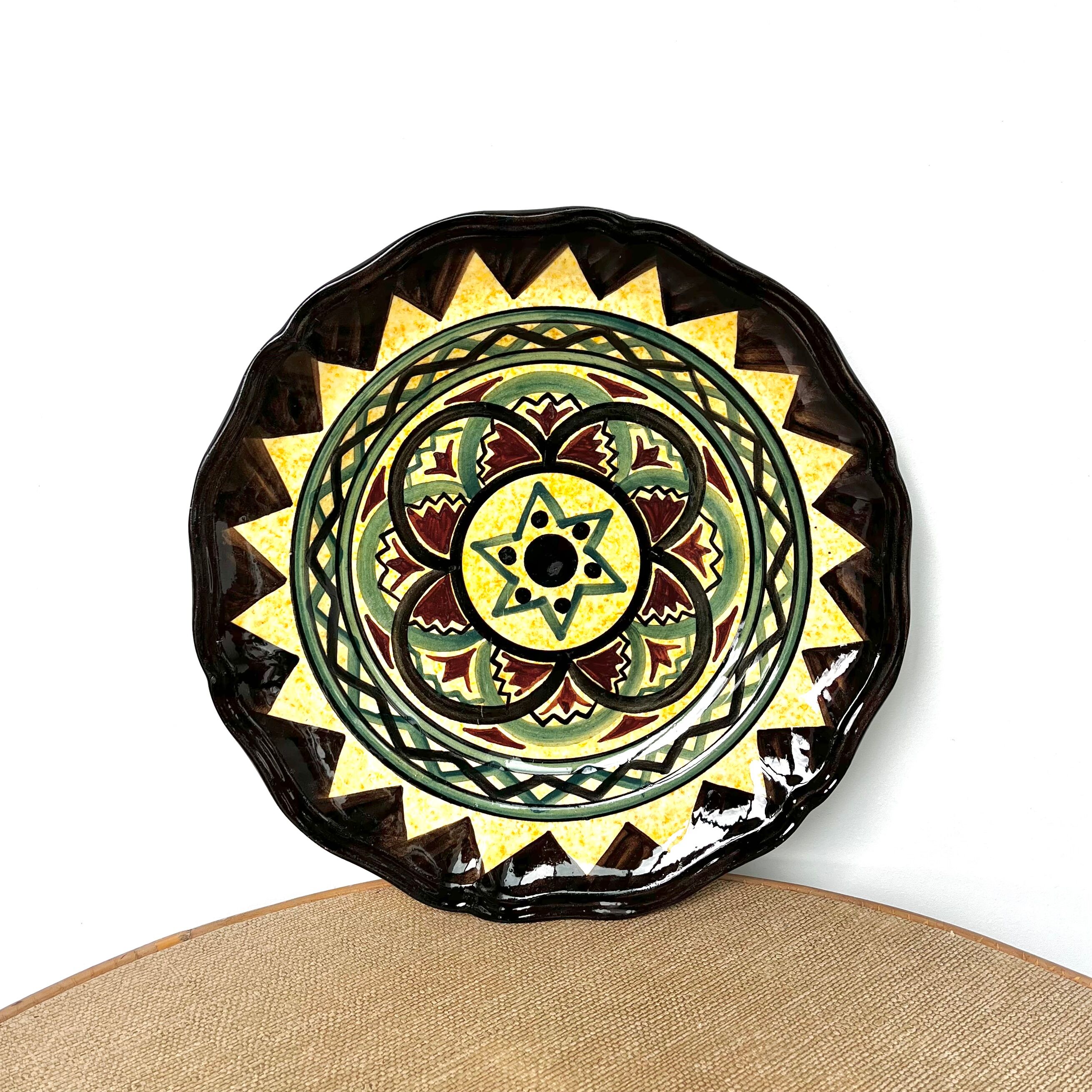 Decorative plate Faïencerie St Jean de Bretagne 1960