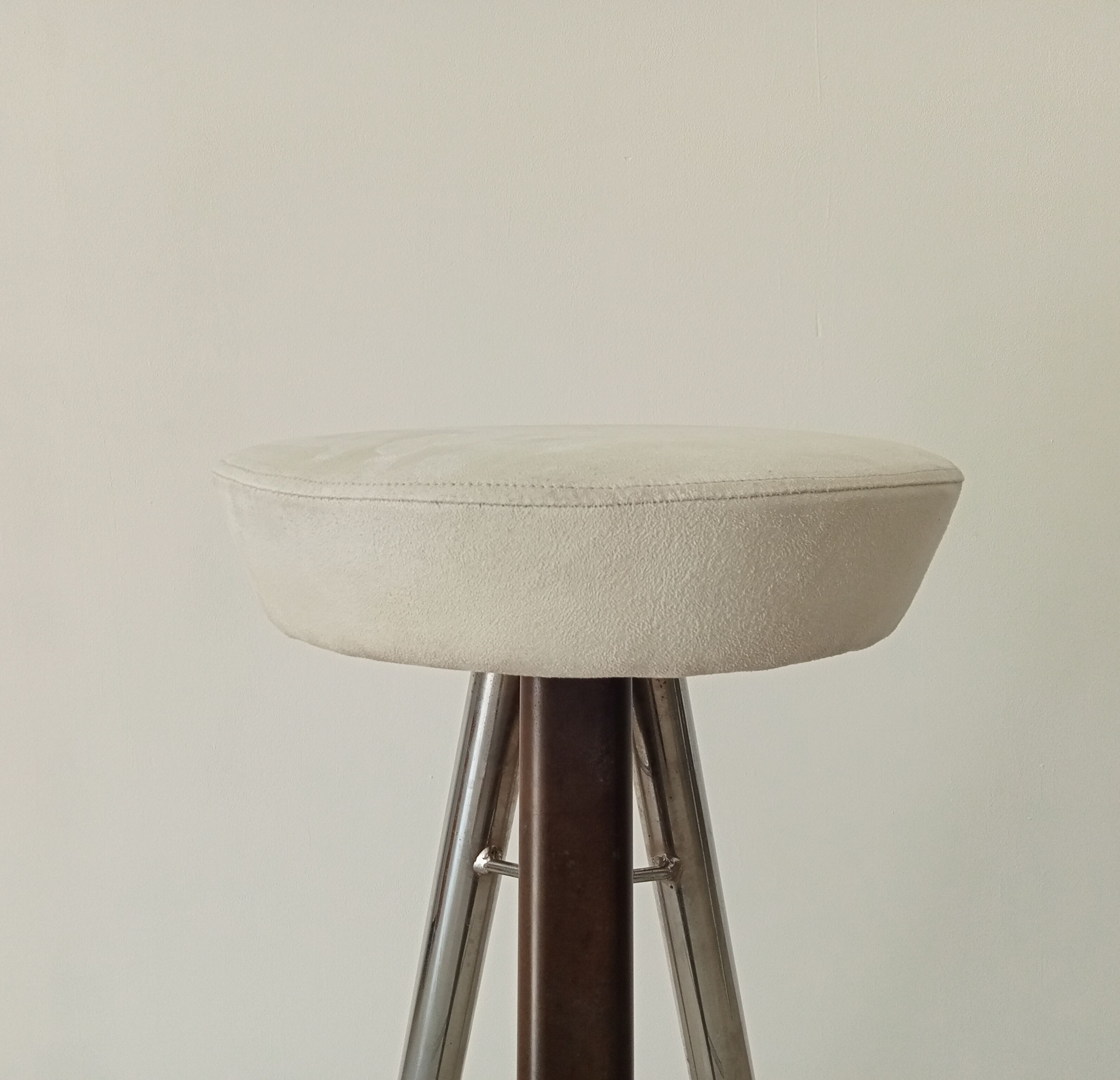 Vintage tripod top stool 60s/70s