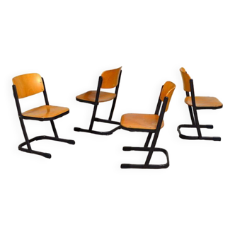 4 chaises d’école enfants vintage