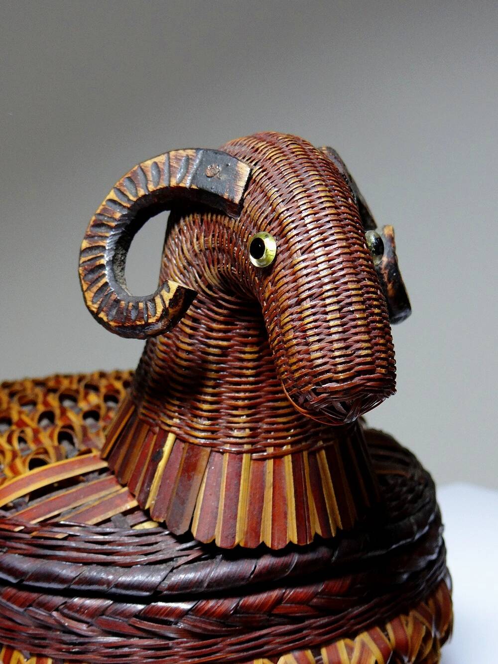Vintage Woven Bamboo/Rattan Ram Box Shanghai Handicrafts China 70s