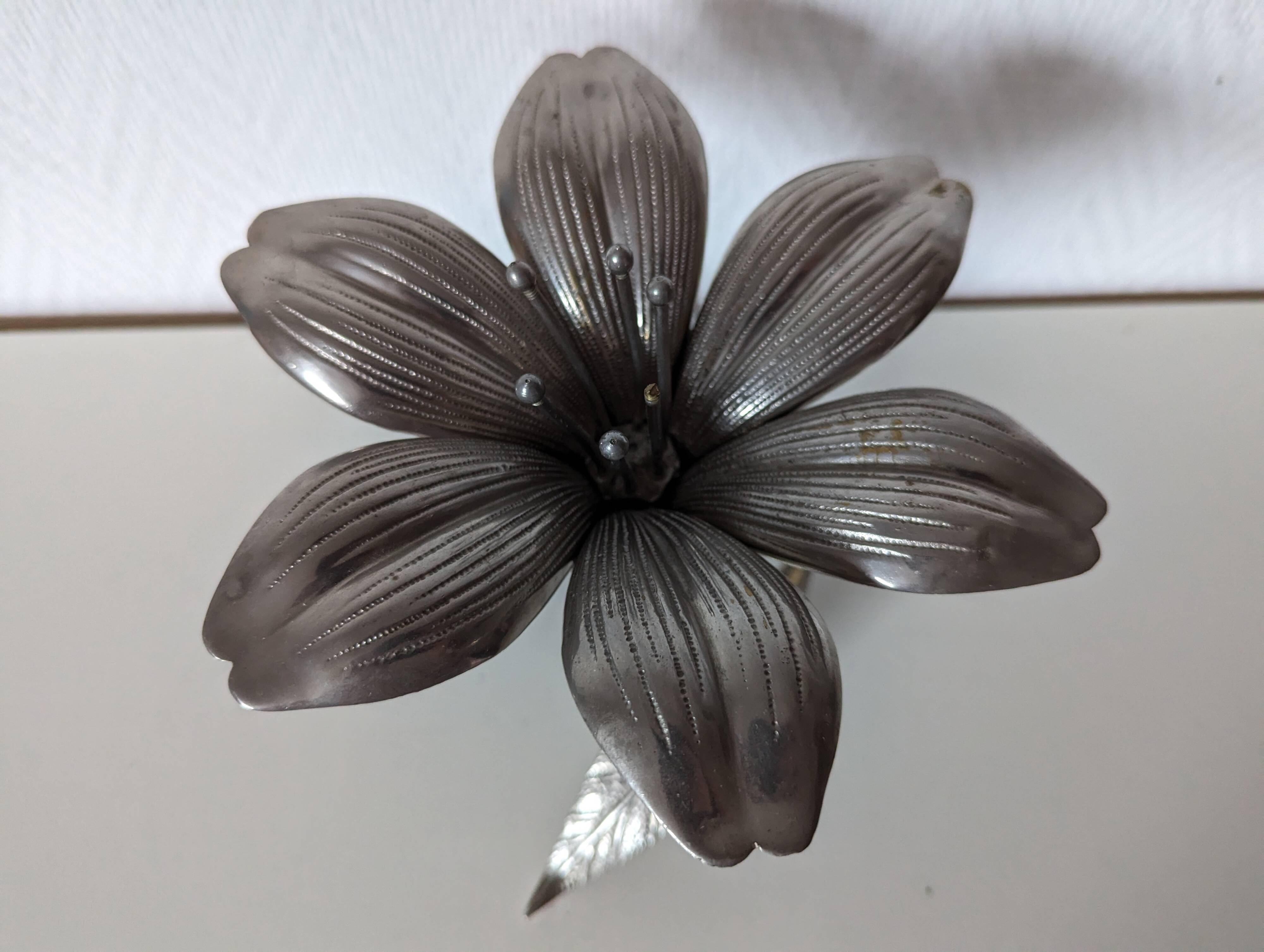 cendrier d'invité ,individuels en forme de fleurs ,en métal