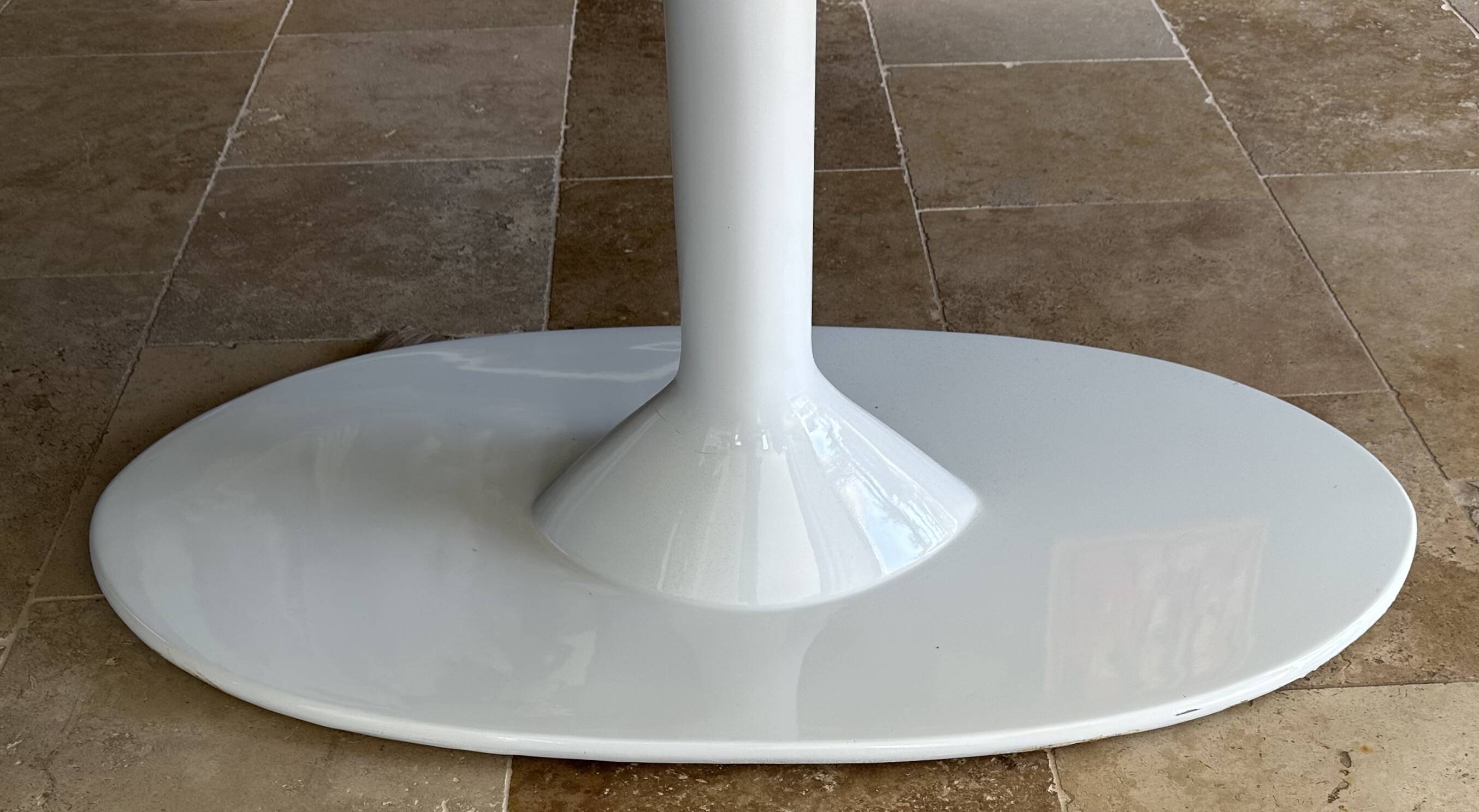 Grande Table Tulipe (table à manger) dessus marbre style Saarinen