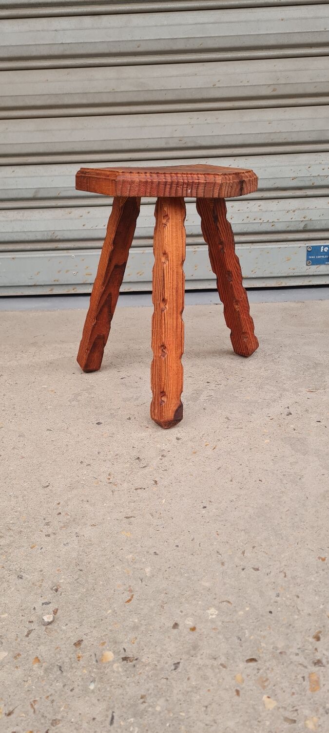 Tripod stool