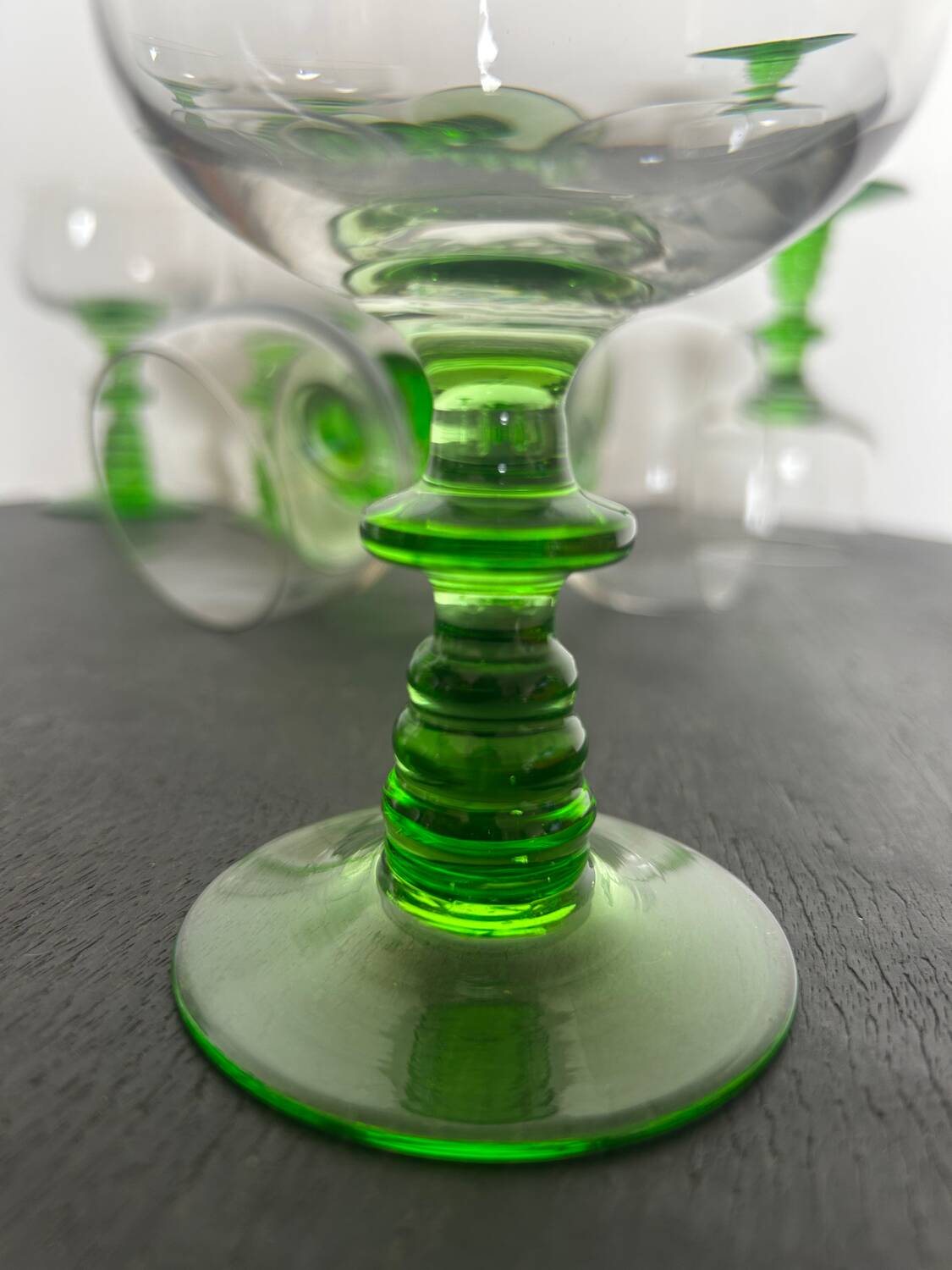 Set of 6 vintage emerald green stemmed glasses