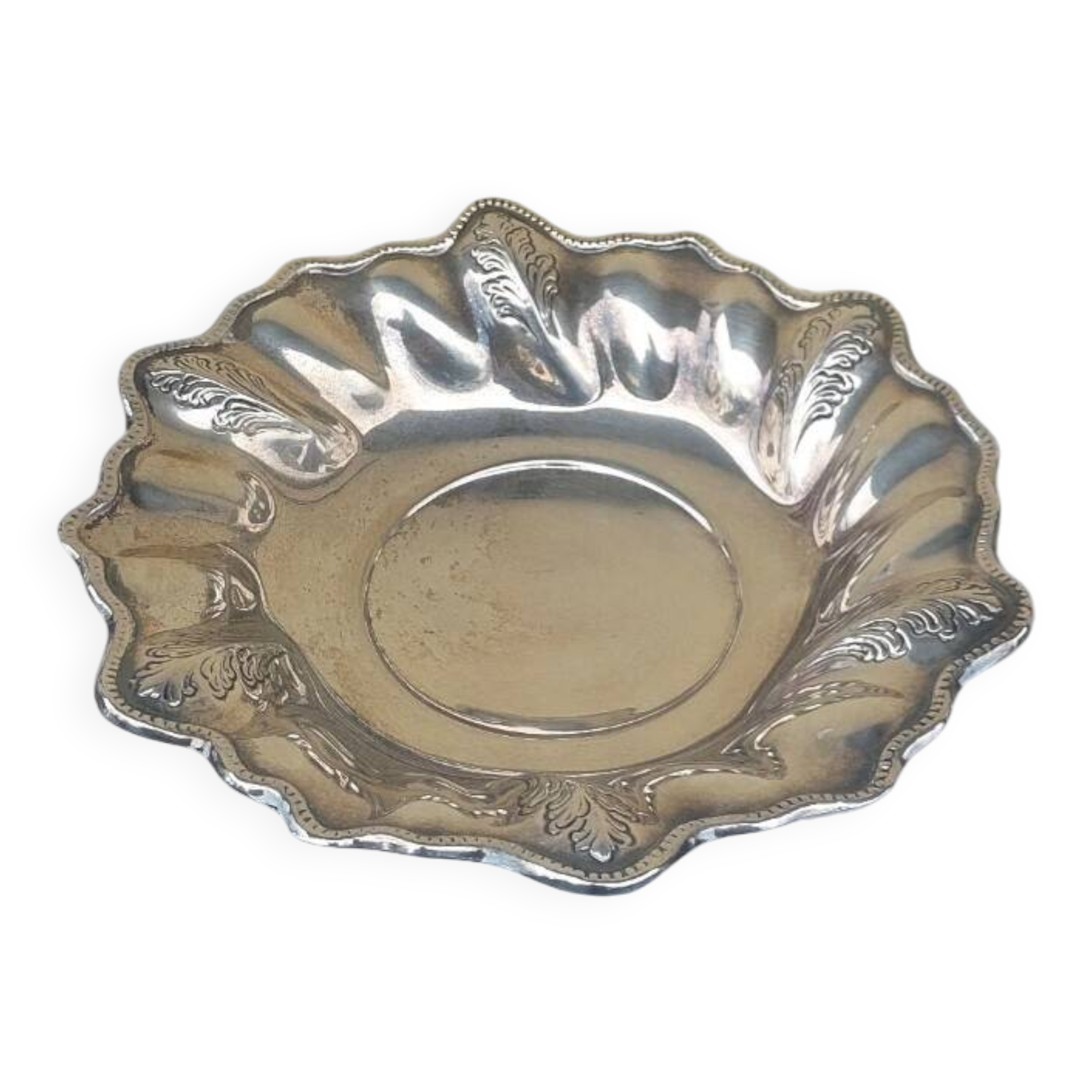 Italian Centrotavola in chiseled 800 silver hallmarked in very good condition