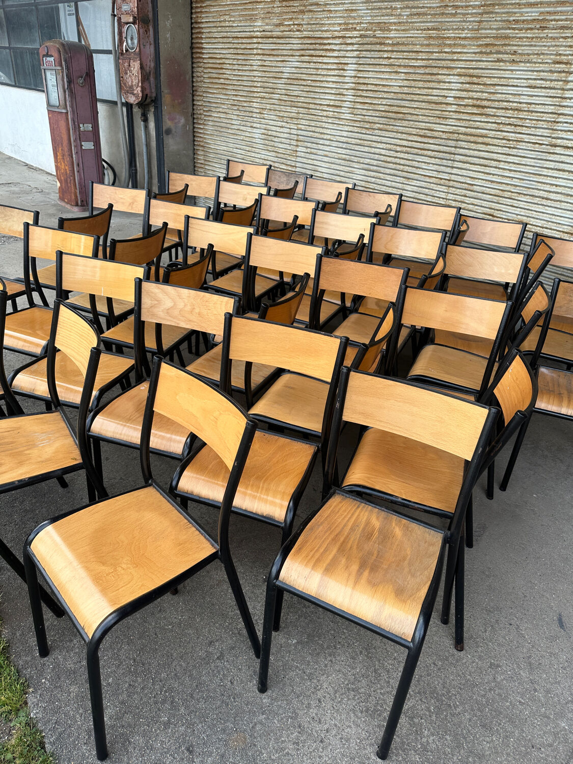 Lot de 50 chaises écoles bois et métal