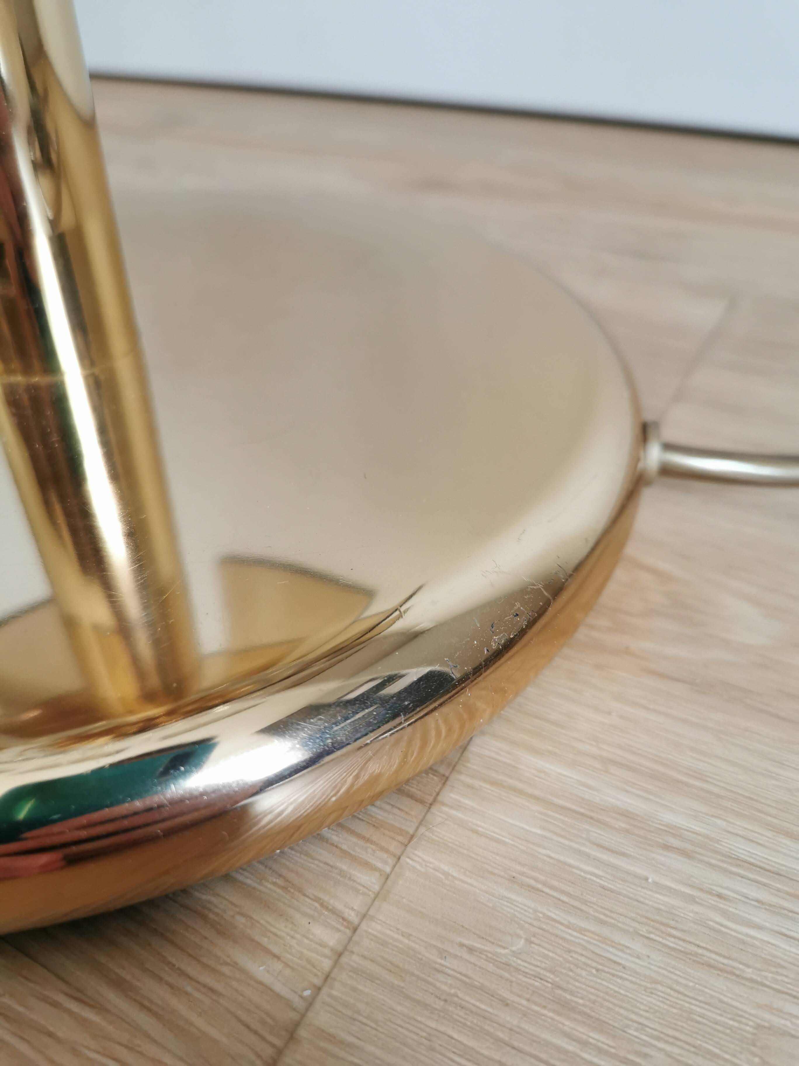 Lampe de bureau vintage en verre fumé : EGLO Leuchten, table dorée autrichienne des années 1980